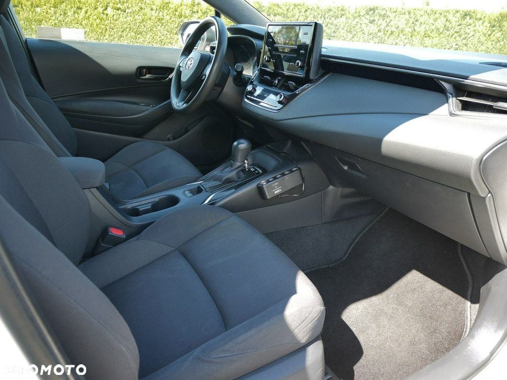 Toyota Corolla 1.8 Hybrid Active - 18
