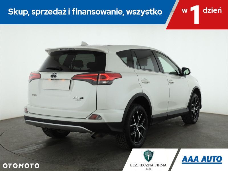 Toyota RAV4 - 7