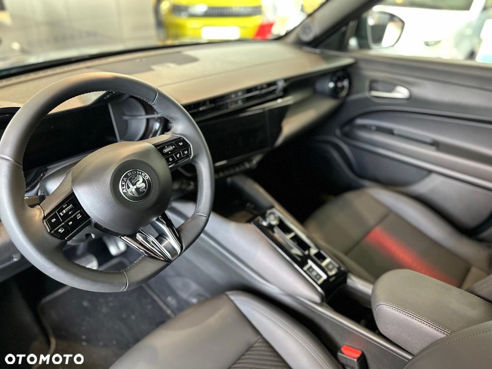 Alfa Romeo Junior 1.2 mHEV Ti eDCT - 7