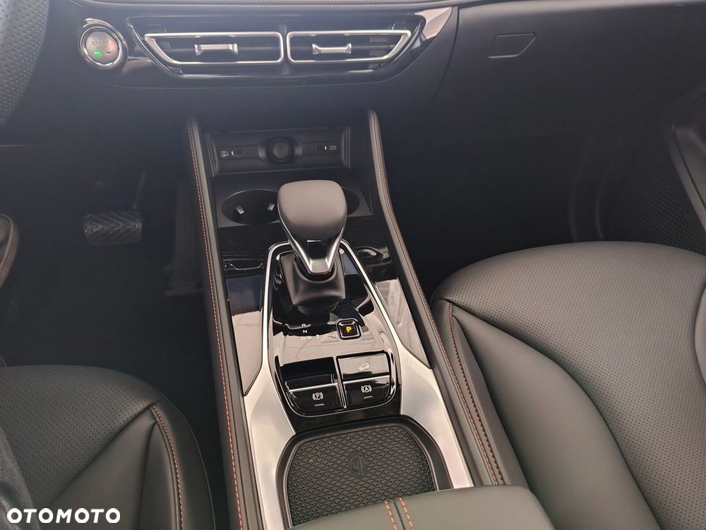 MG HS 1.5 T-GDI Exclusive DCT - 18