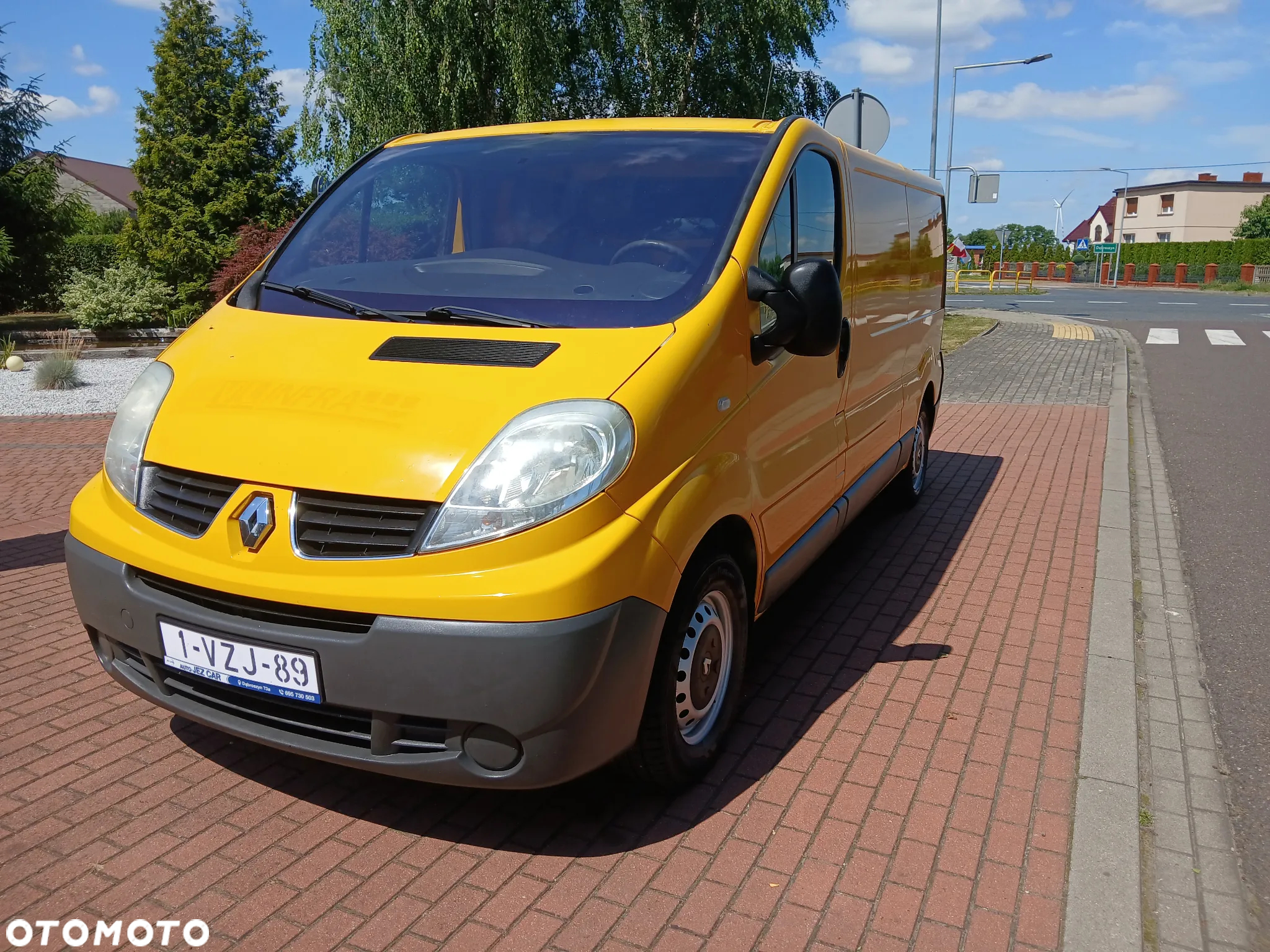Renault TRAFIC - 2