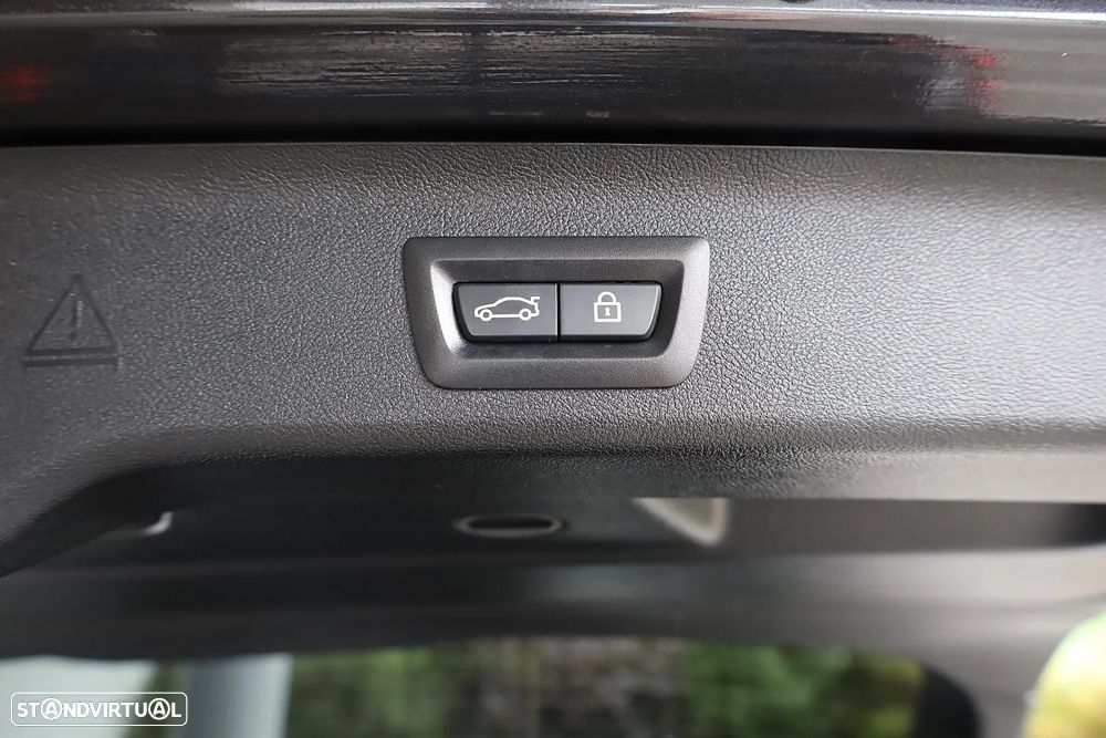 BMW 520 d Pack Desportivo M Auto - 11