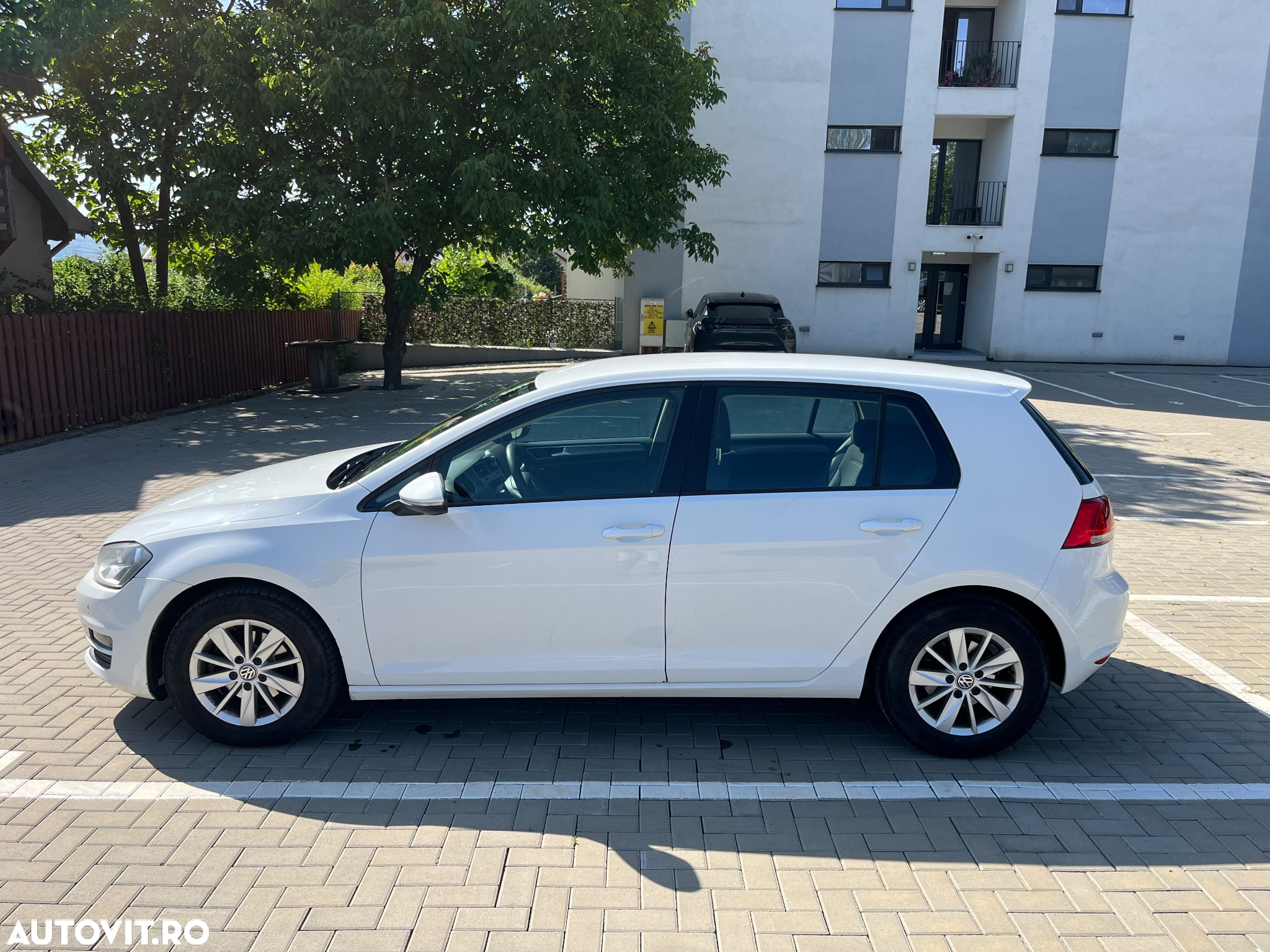 Volkswagen Golf - 8