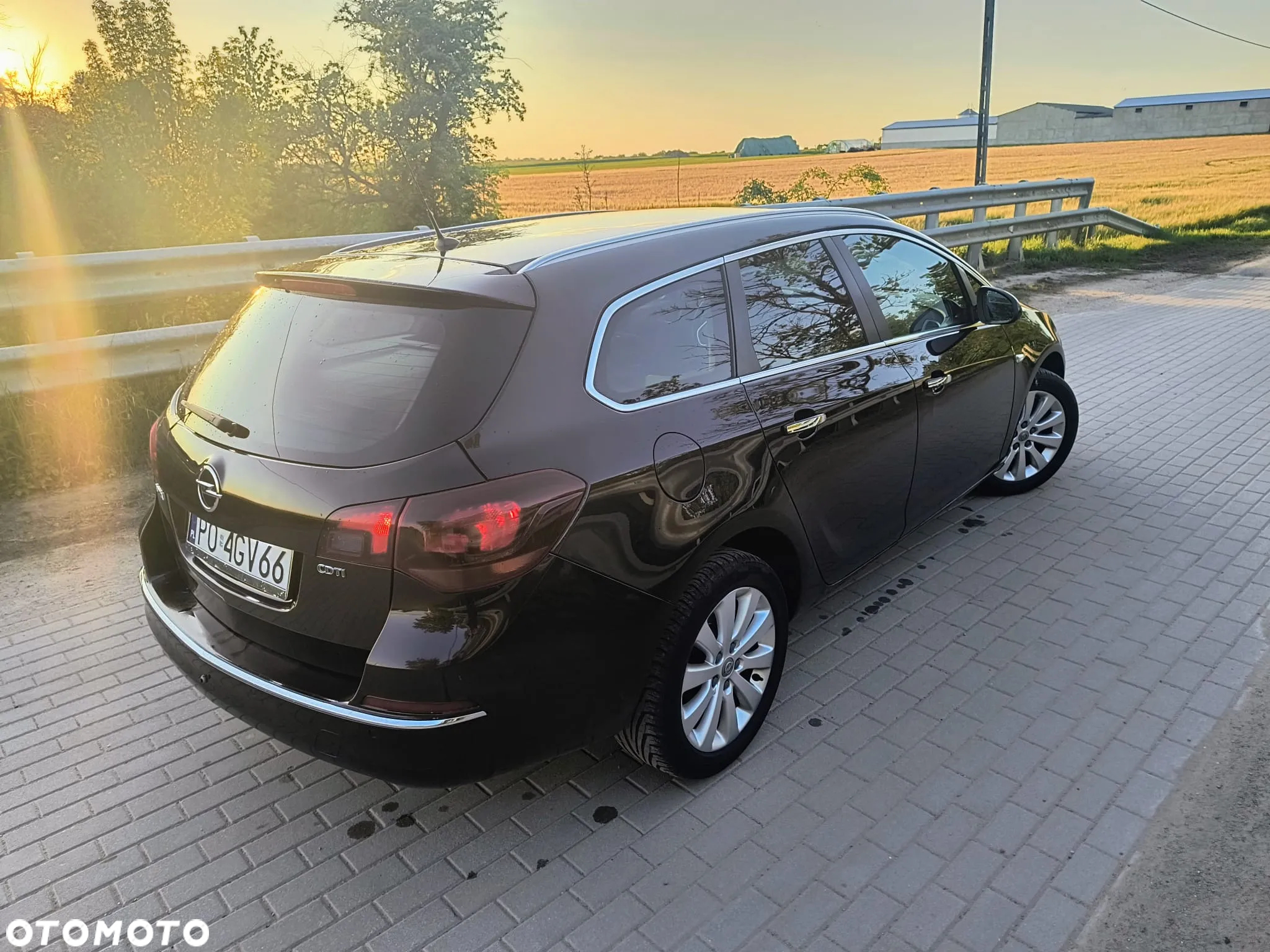 Opel Astra IV 2.0 CDTI Cosmo - 3