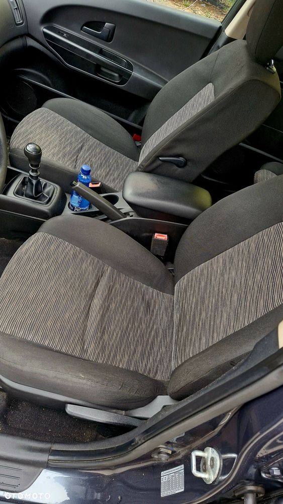 Kia Ceed - 7