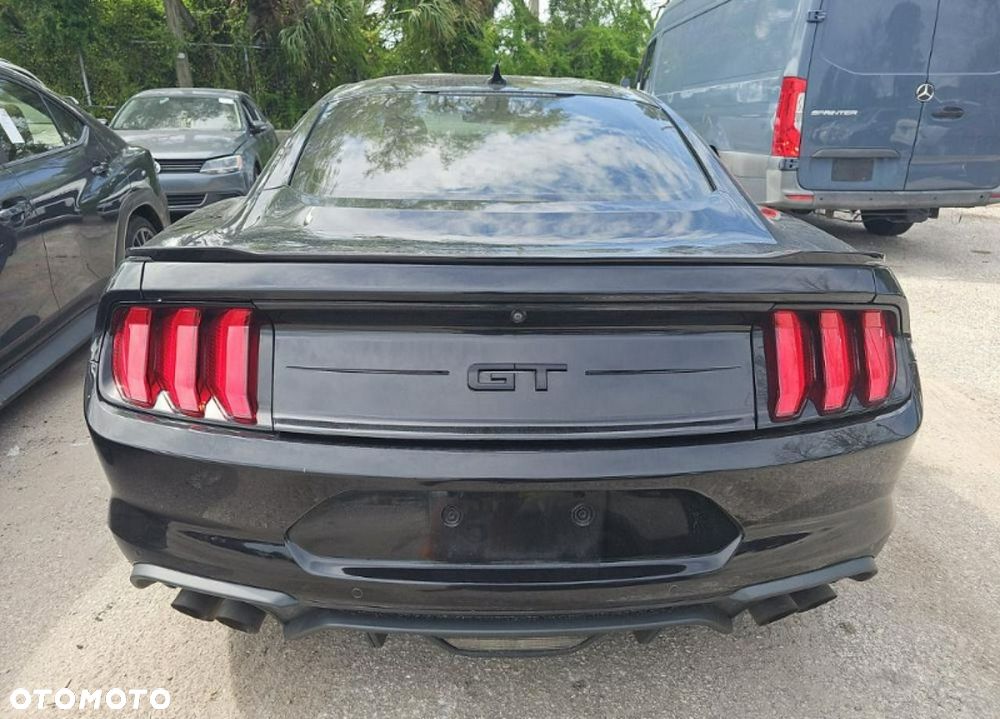 Ford Mustang 5.0 V8 GT - 6