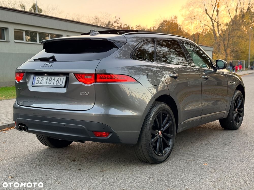 Jaguar F-Pace - 8