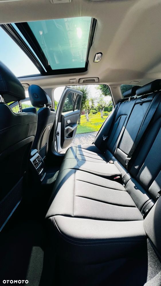 BMW Seria 3 320d xDrive Luxury Line sport - 34