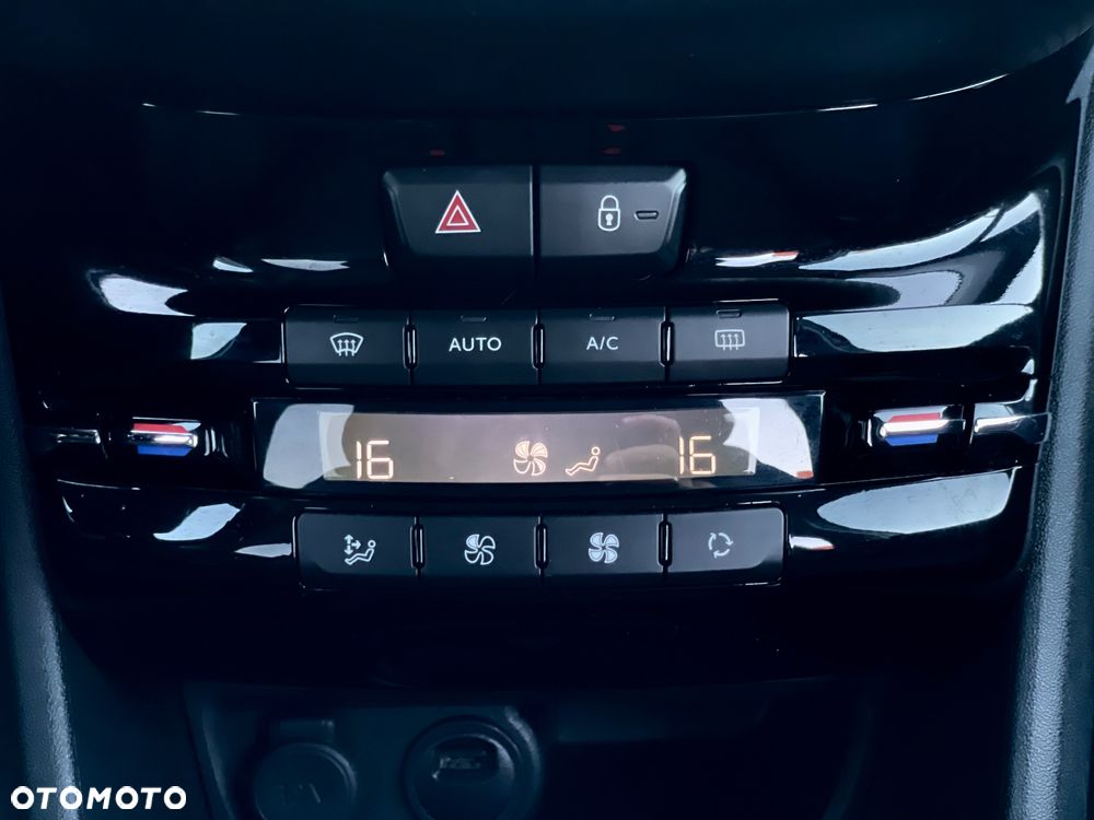 Peugeot 2008 PureTech 110 Stop&Start EAT6 GT-Line Edition - 40