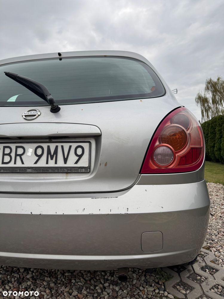 Nissan Almera 1.5 Visia + - 9