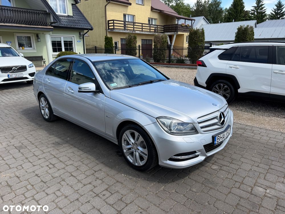 Mercedes-Benz Klasa C 180 CGI BlueEff Avantgarde - 2
