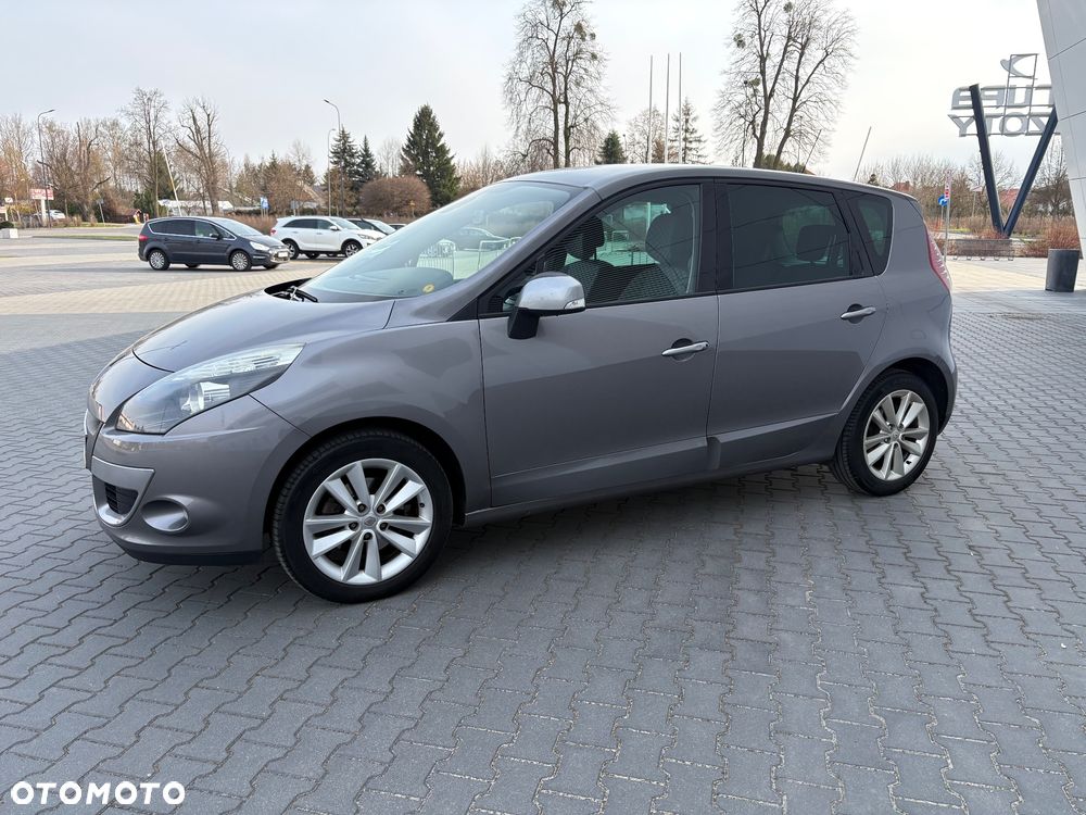 Renault Scenic 1.6 16V 110 Dynamique - 10