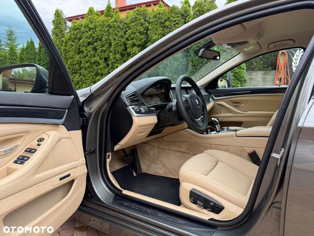 BMW Seria 5 520d Luxury Line - 24