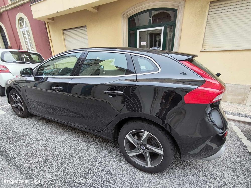 Volvo V40 2.0 D4 R-Design - 1