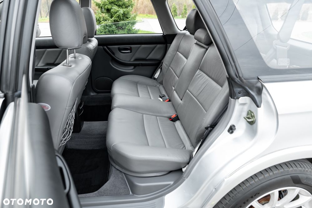 Subaru Outback 3.0 H6 - 6