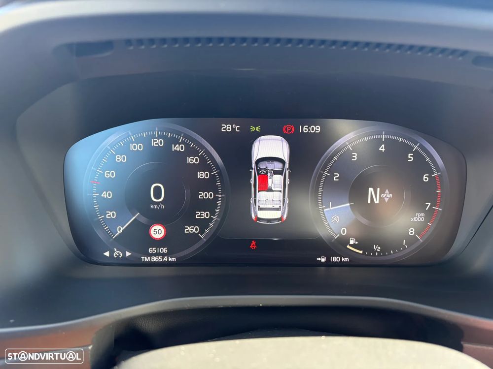 Volvo XC 40 T3 Momentum - 2