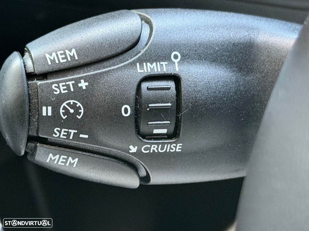 Peugeot 308 1.5 BlueHDi Style EAT8 - 39