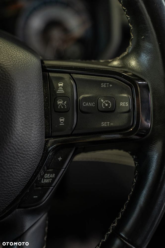 RAM 1500 5.7 Crew Cab Limited - 37