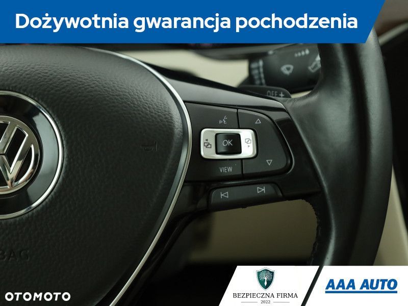 Volkswagen Passat - 20