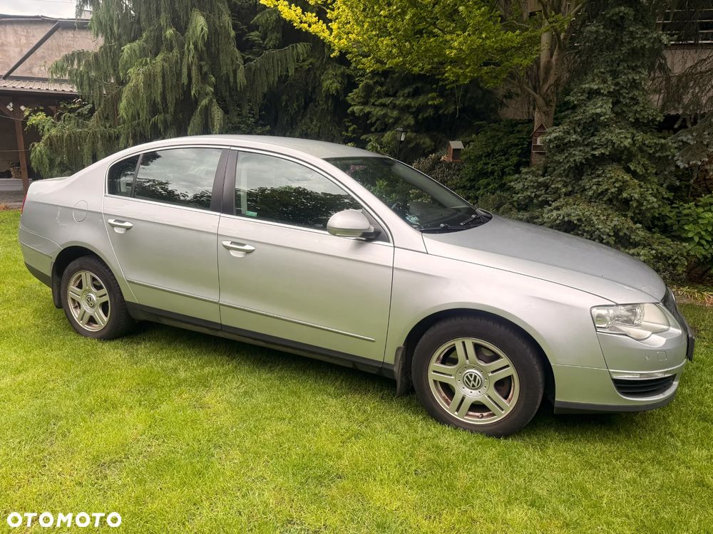 Volkswagen Passat 2.0 TDI DPF Comfortline DSG - 1