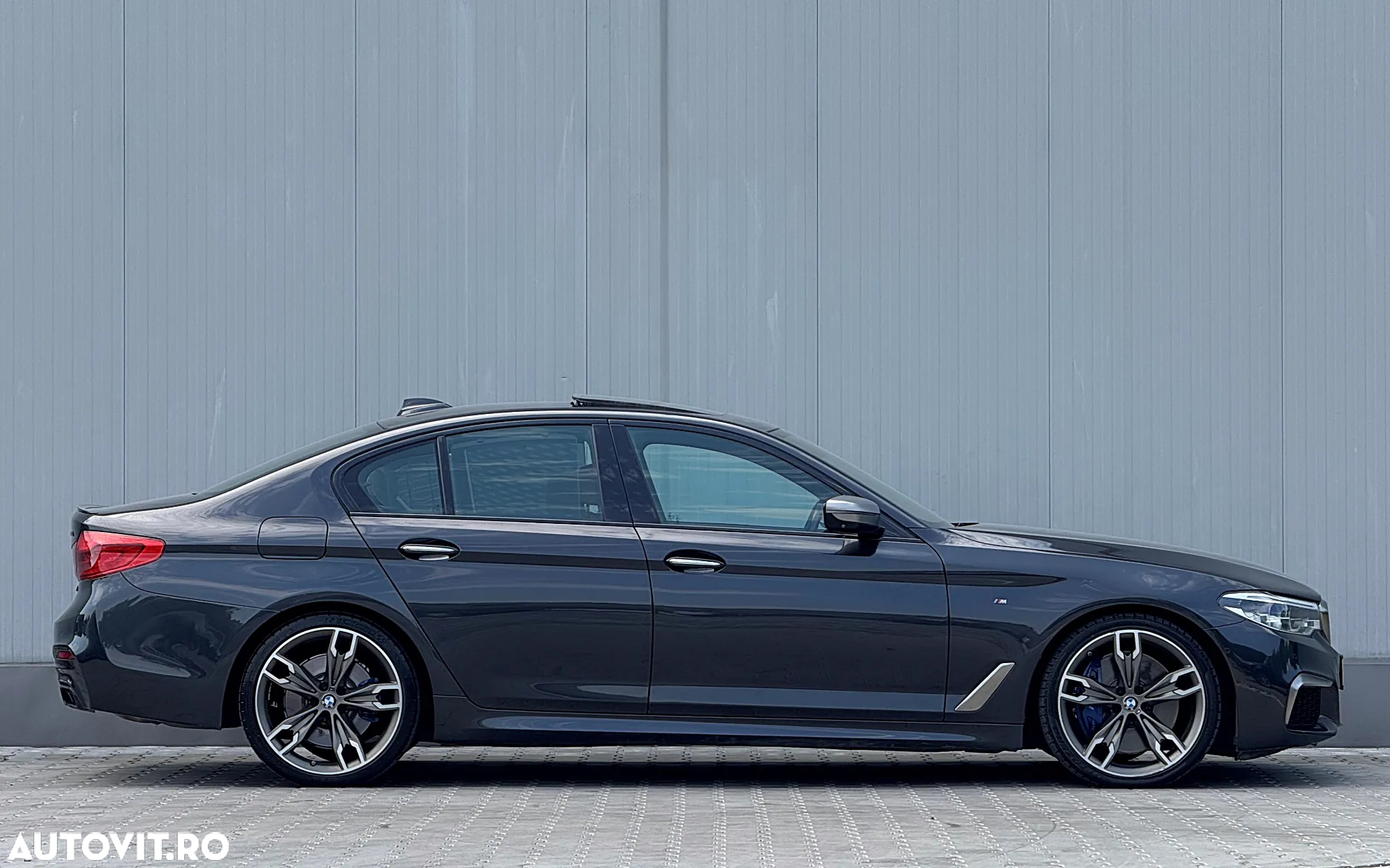 BMW Seria 5 550i xDrive - 9