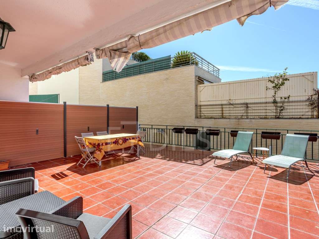 Apartamento T1 com terraço de acesso exclusivo e licença de AL - Grande imagem: 4/21