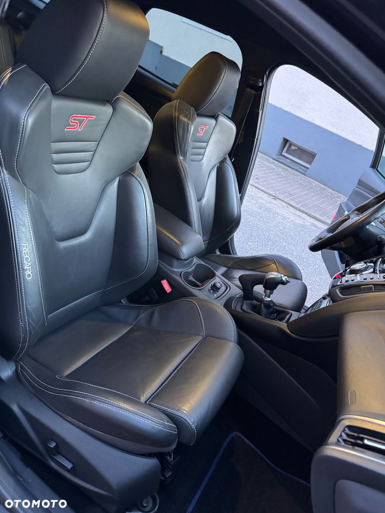 Ford Focus 2.0 EcoBoost ST mit Leder-Sport-Paket - 21