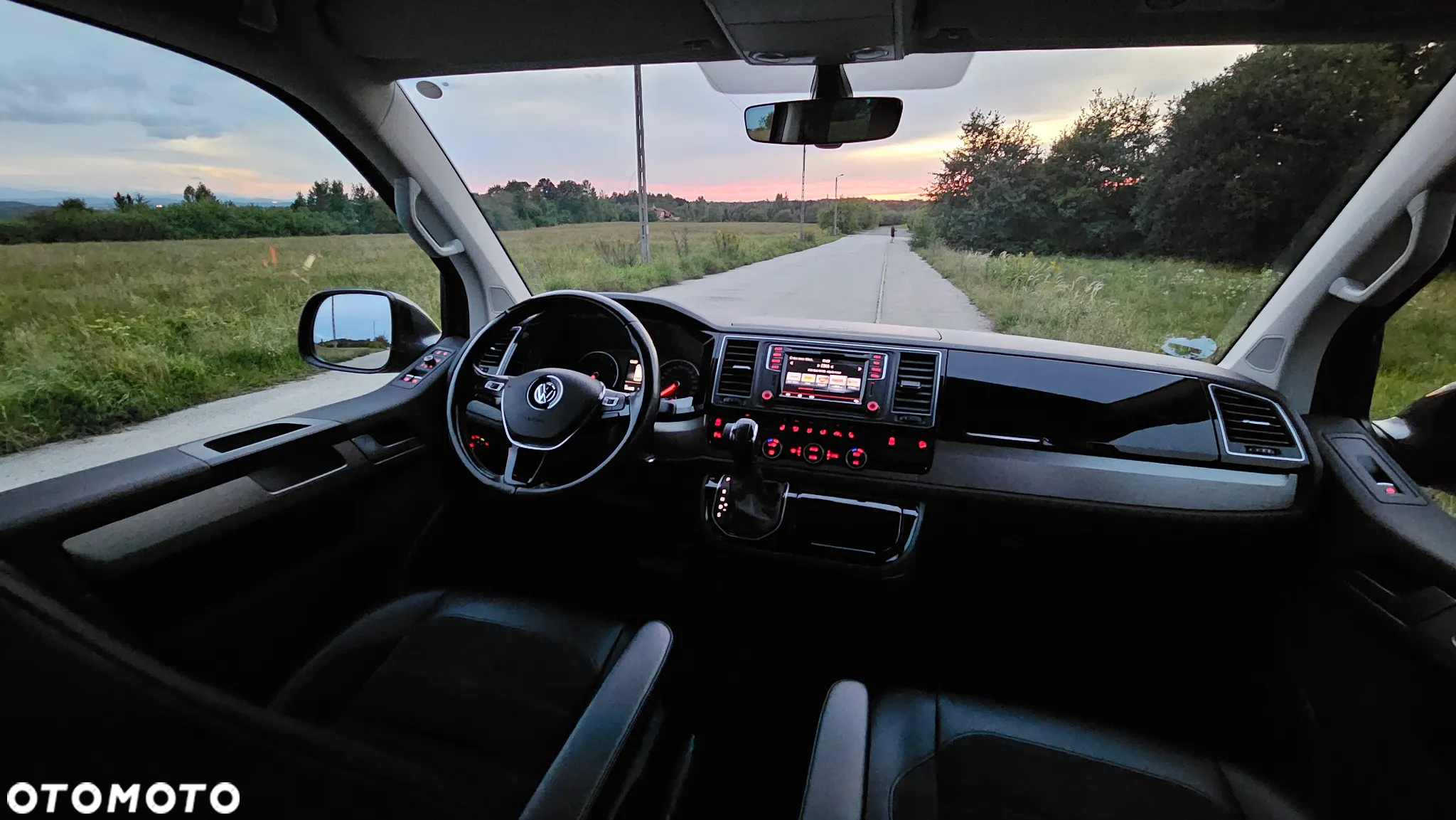 Volkswagen Multivan 2.0 TDI L1 70 Years Bulli 4Motion DSG - 11