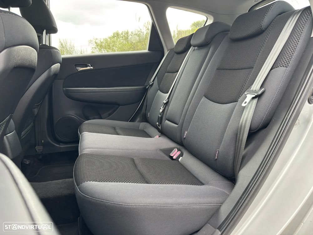 Hyundai i30 CW 1.6 CRDi STyle - 6