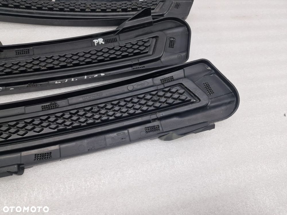 FORD MONDEO MK4 LIFT 09- LEWA / PRAWA KRATKA BOCZNA ZDERZAKA PRZEDNIEGO PRZÓD / LISTWA , NR BS71-15A281-A / BS71-15A282-A , NR AUKCJI B/4 - 9