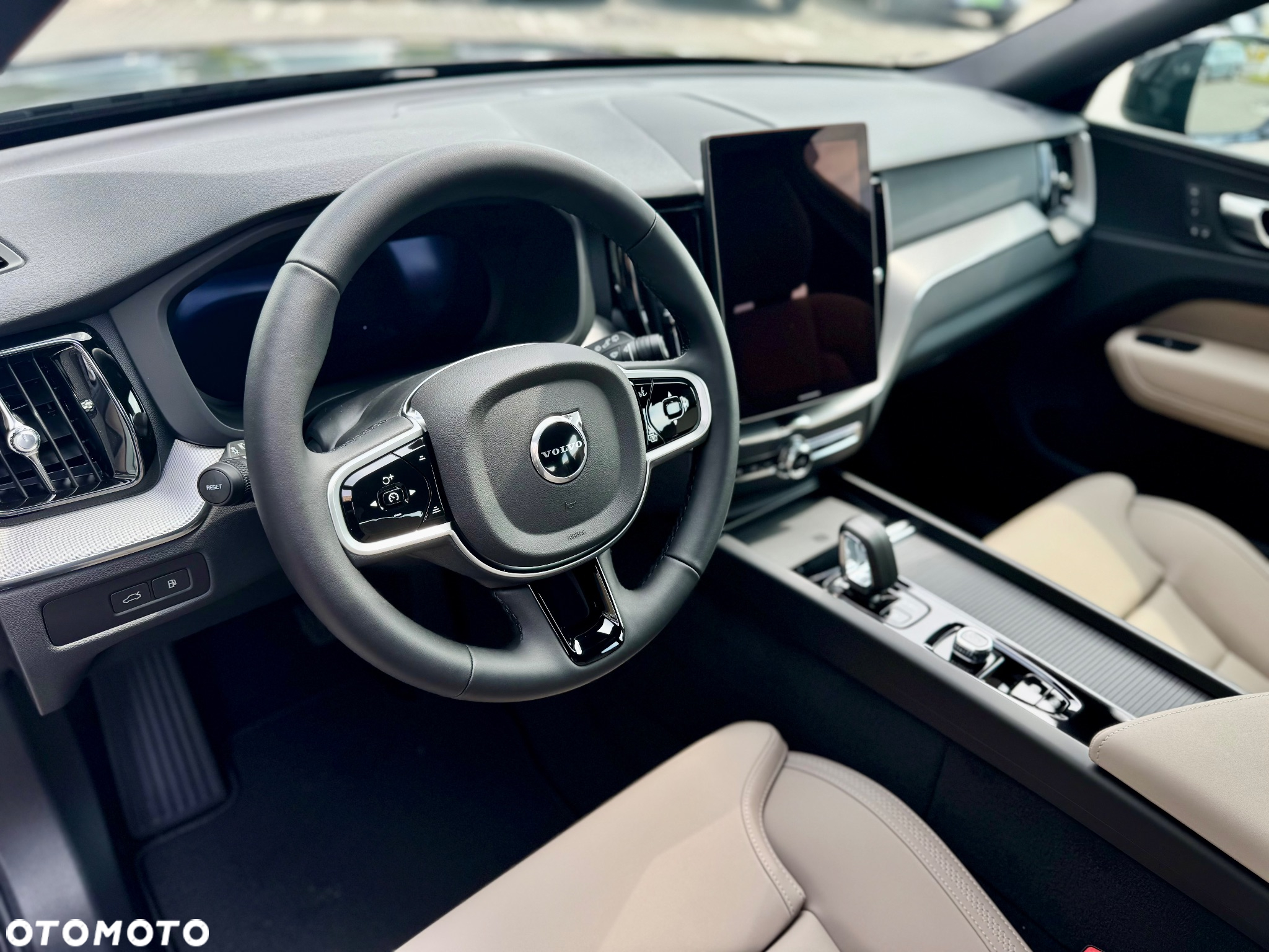 Volvo XC 60 T8 Plug-In Hybrid AWD Core - 5