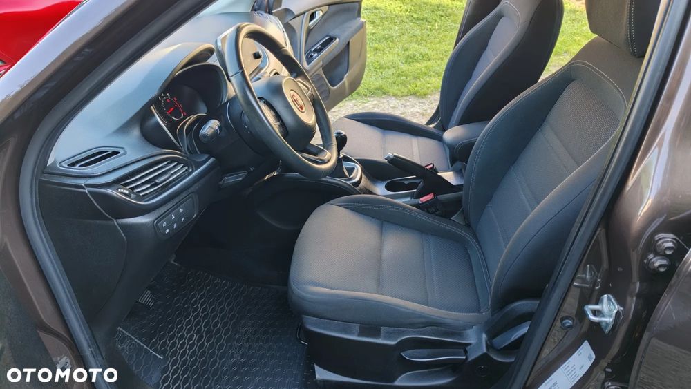 Fiat Tipo 1.4 16V Lounge EU6d - 18