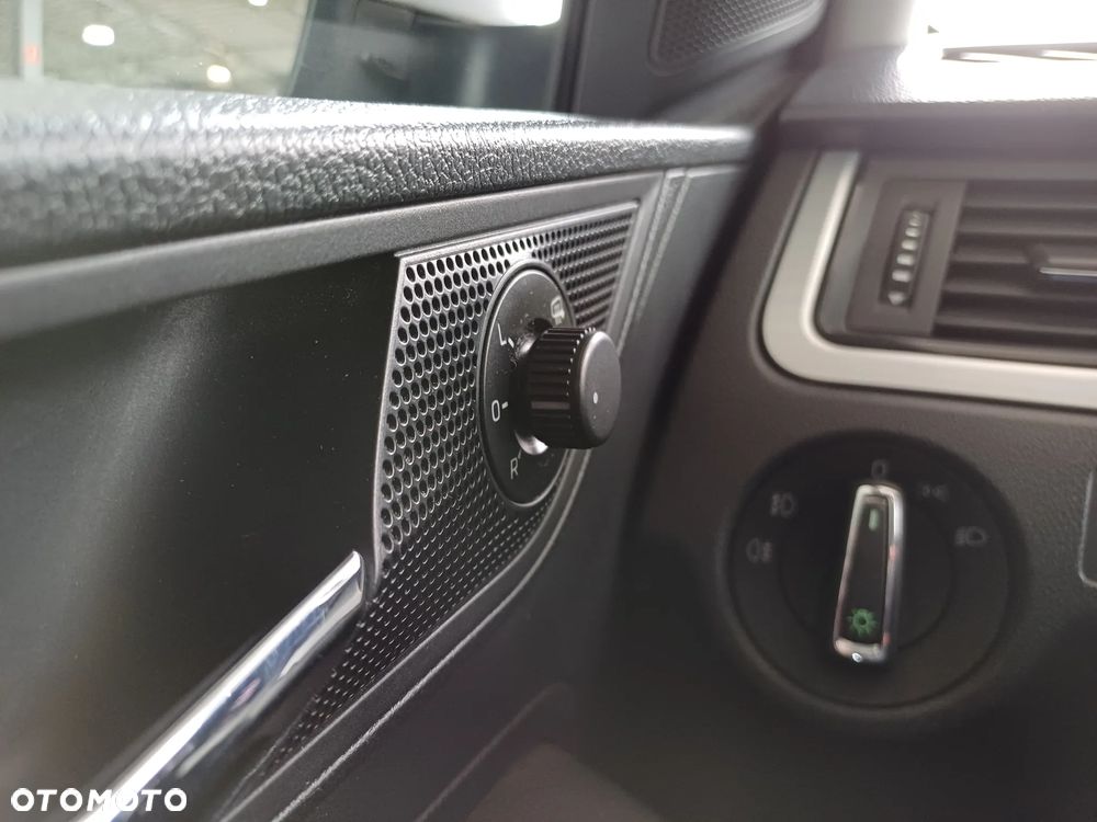 Skoda RAPID 1.6 TDI DPF Ambition - 15