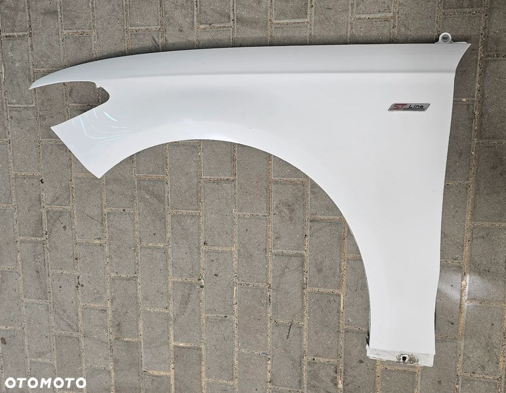 błotnik lewy Ford Focus MK5 ST LINE DS73-F16C199AF - 3