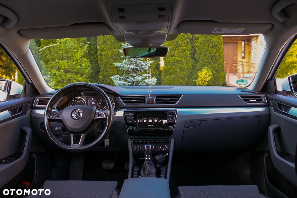Skoda Superb 2.0 TDI DSG Style - 35