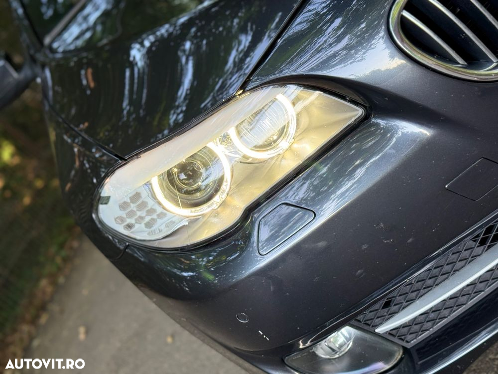BMW Seria 5 525d xDrive AT - 2
