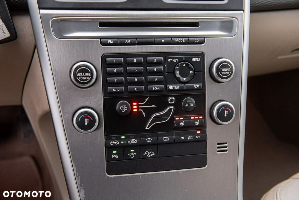 Volvo XC 60 D5 AWD Momentum - 20