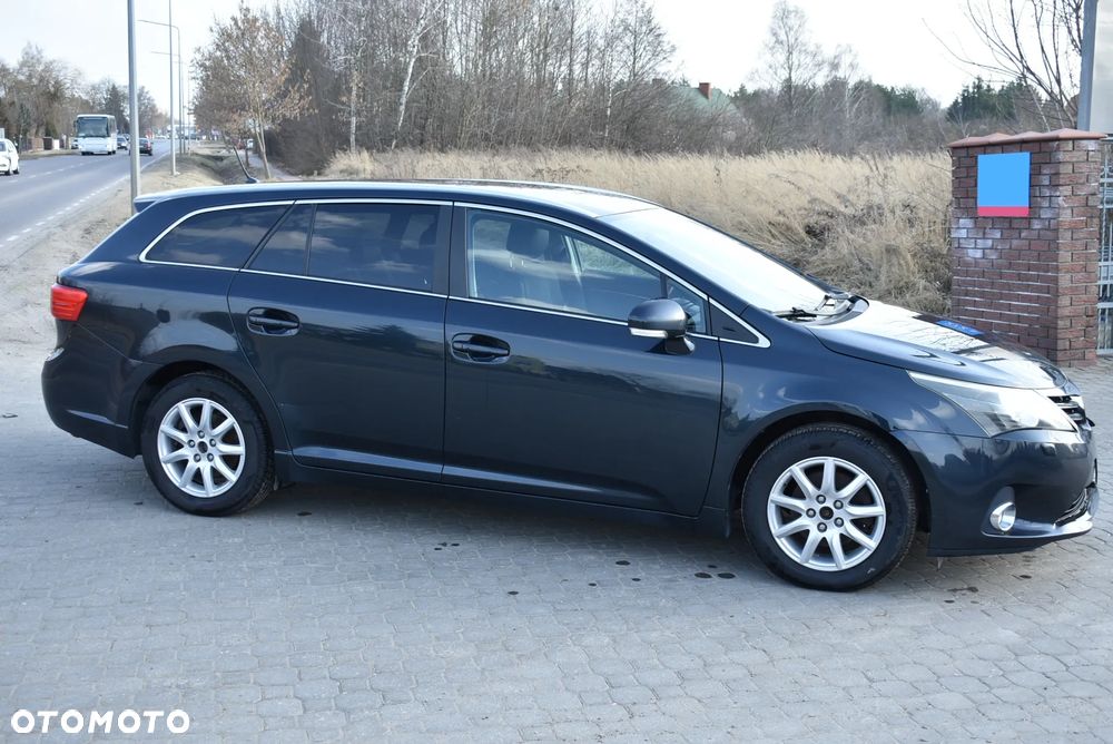 Toyota Avensis 2.0 D-4D Comfort - 4