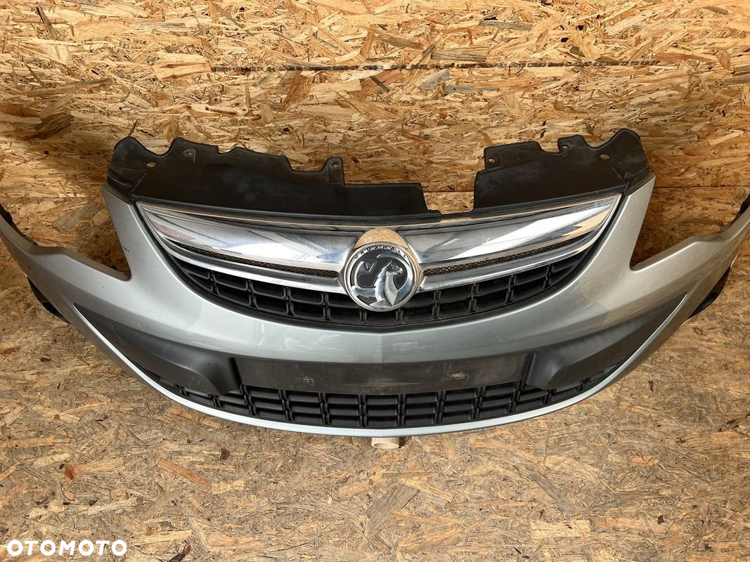 ZDERZAK PRZEDNI przód OPEL CORSA D LIFT halogeny Lakier: Z179 - 2