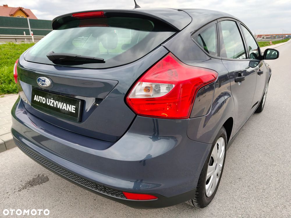 Ford Focus 1.6 Ambiente - 28