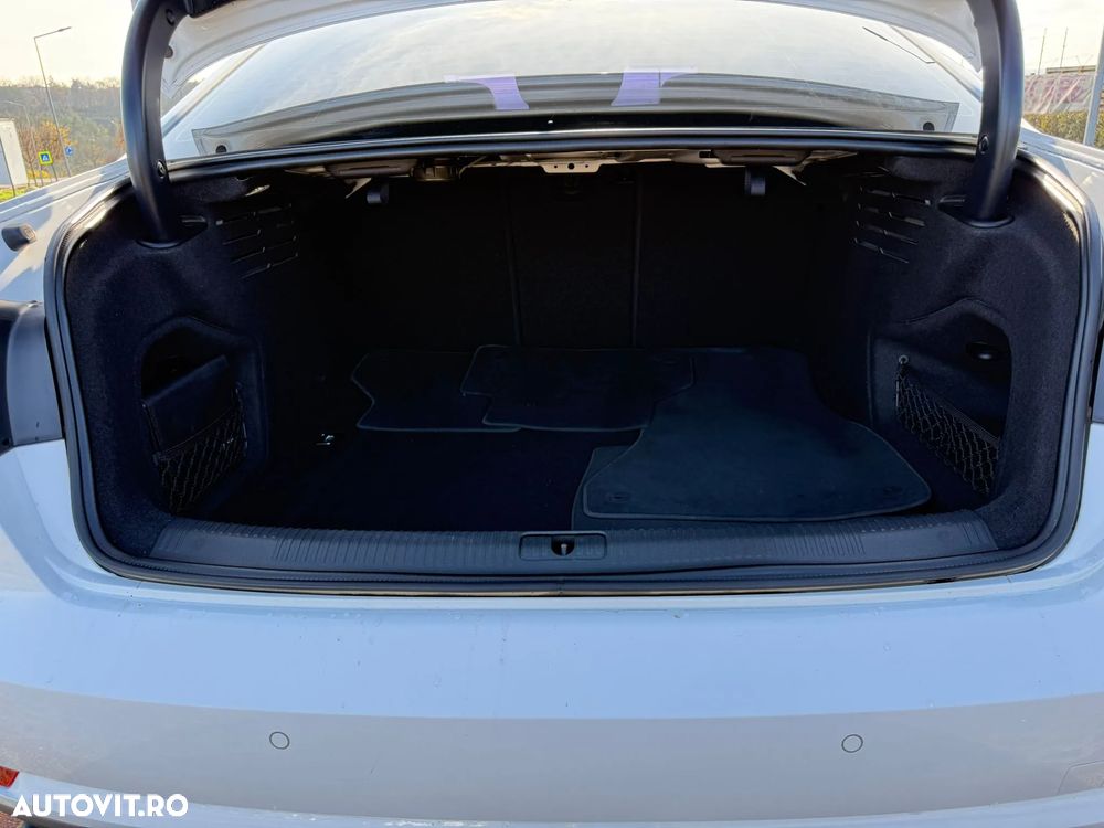 Audi A4 2.0 TFSI S tronic quattro - 22