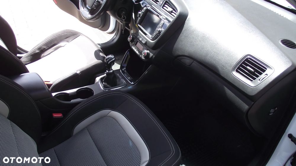 Kia Ceed 1.6 GDI Platinum Edition - 34