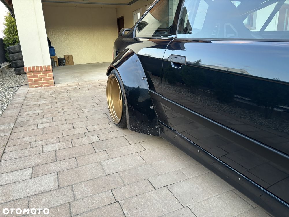 BMW Seria 3 328i - 25