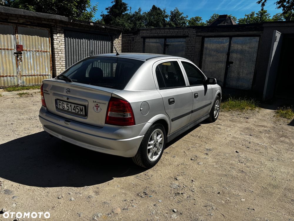 Opel Astra 1.4 - 3