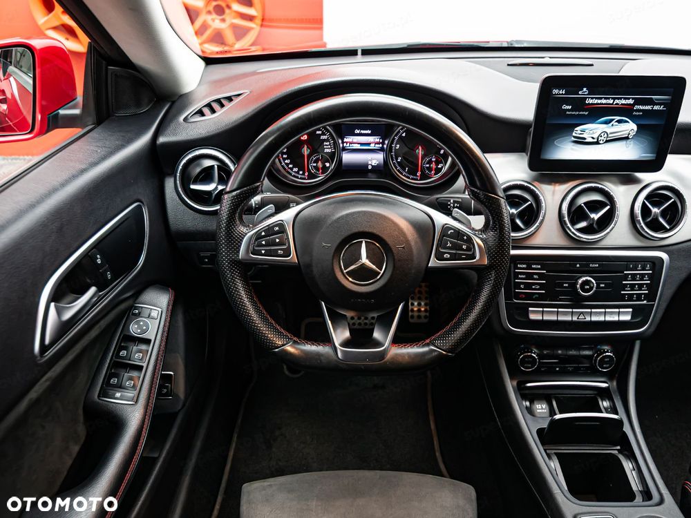 Mercedes-Benz CLA 220 4-Matic - 11