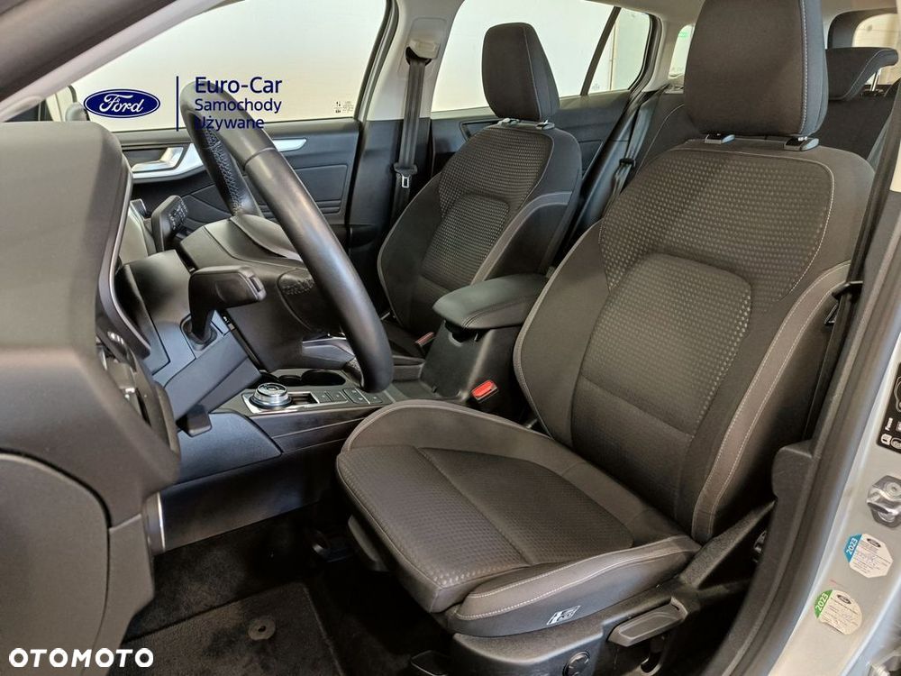 Ford Focus 2.0 EcoBlue STart-Stopp-System TITANIUM - 11
