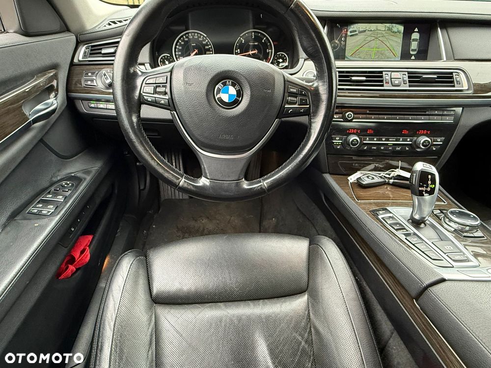 BMW Seria 7 740d xDrive - 11