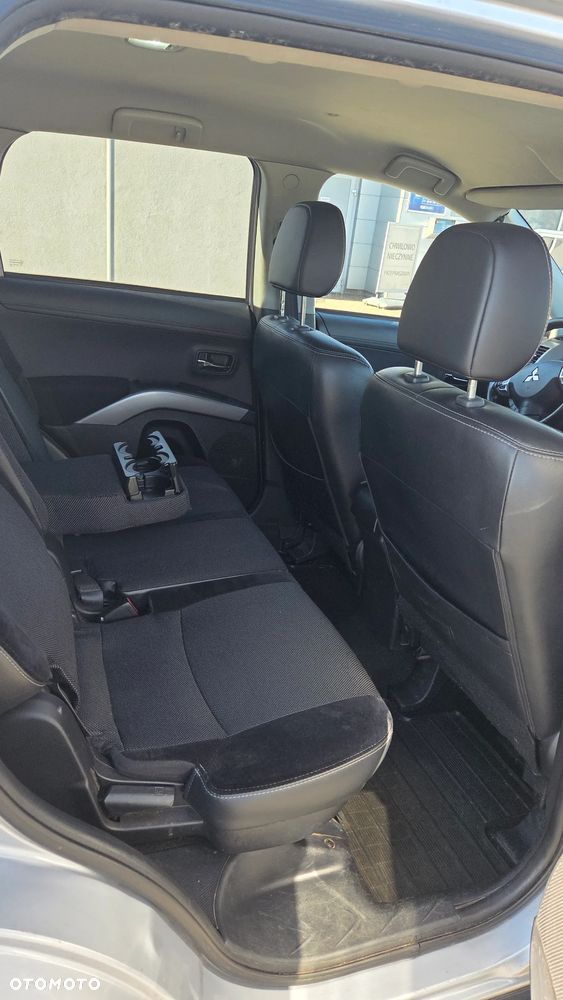 Mitsubishi OUTLANDER - 7