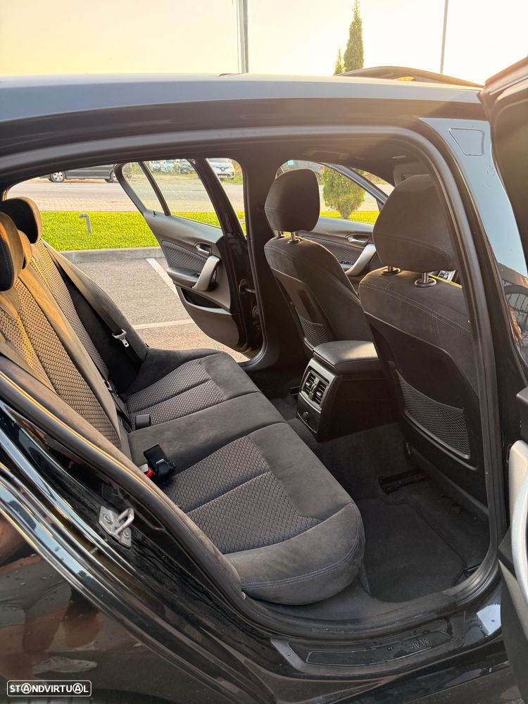 BMW 118 d Pack M - 21