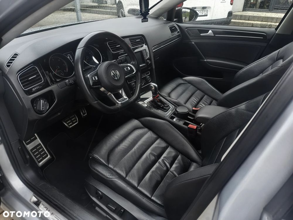 Volkswagen Golf - 12
